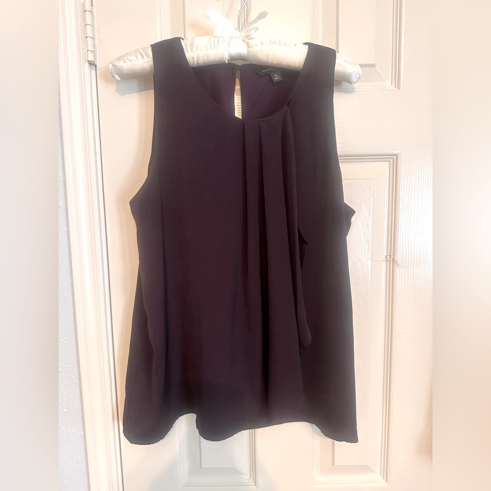 Cute Banana Republic blouse.